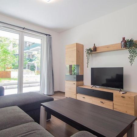 Corvin Modern Two Bedroom Apartment Free Parking Budapest Luaran gambar