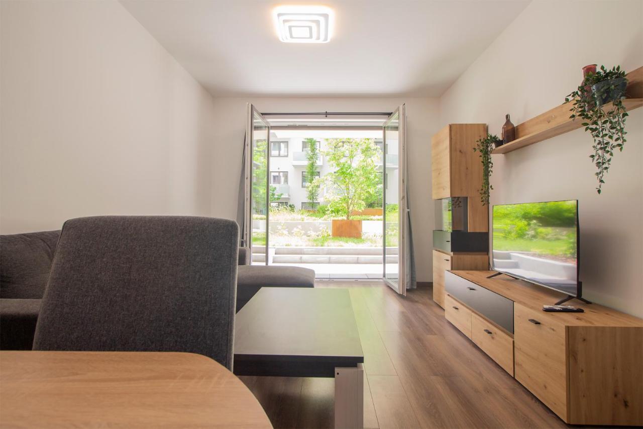 Corvin Modern Two Bedroom Apartment Free Parking Budapest Luaran gambar