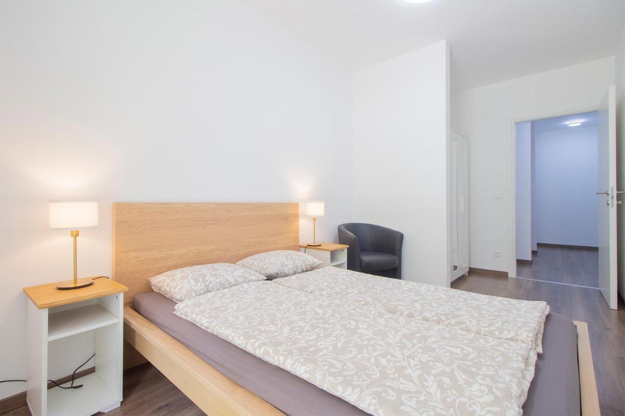 Corvin Modern Two Bedroom Apartment Free Parking Budapest Luaran gambar