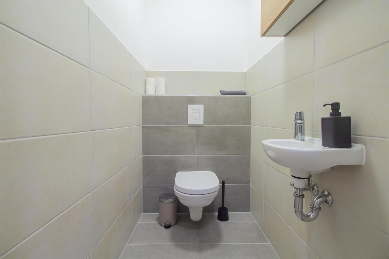 Corvin Modern Two Bedroom Apartment Free Parking Budapest Luaran gambar
